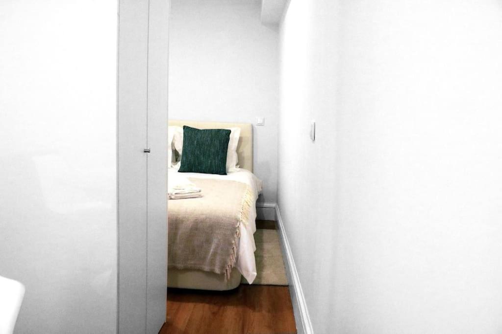 Loving Apartment By The River Porto Exterior photo